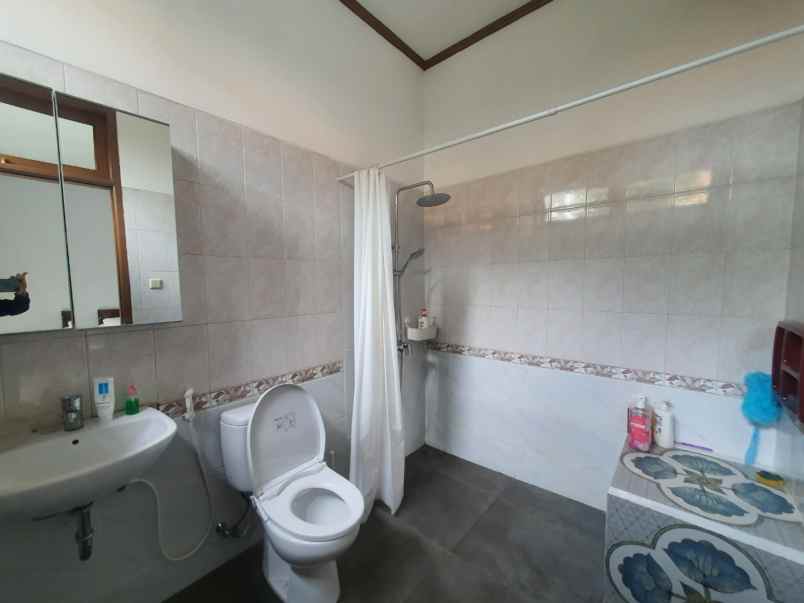 dijual rumah besar tanah luas di jl raya lenteng agung