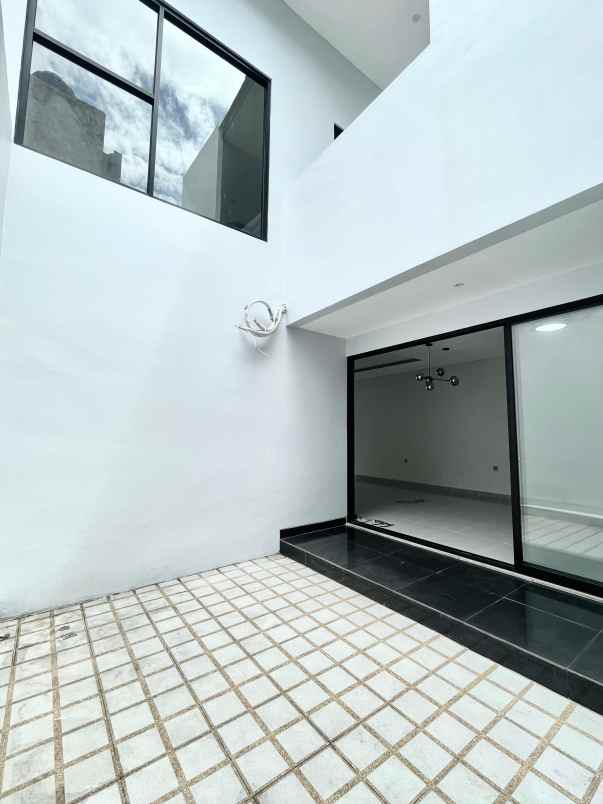 dijual rumah brand new di griya loka bsd