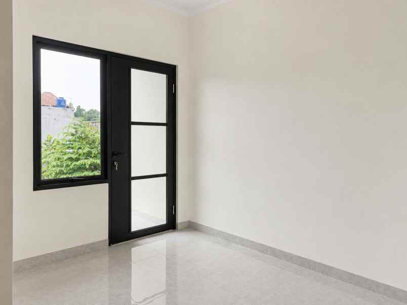 dijual rumah buaran serpong