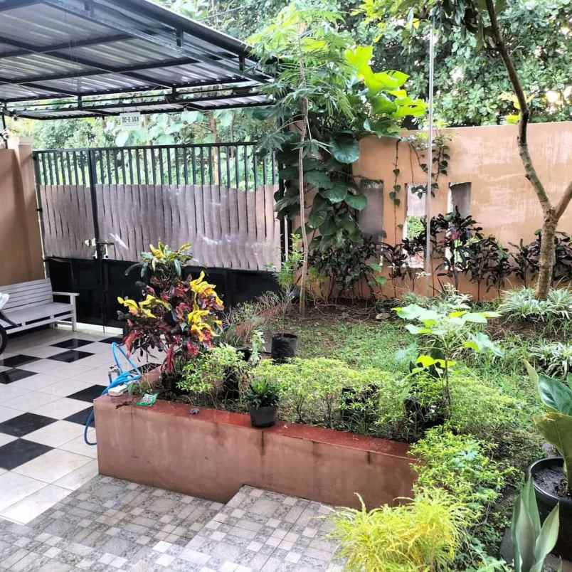 dijual rumah bulusan