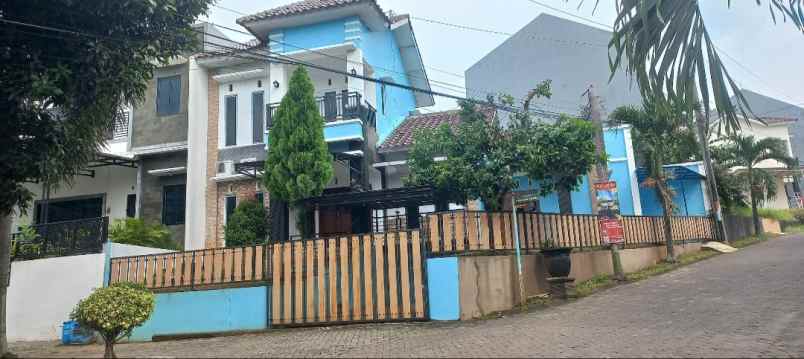 dijual rumah bulusan