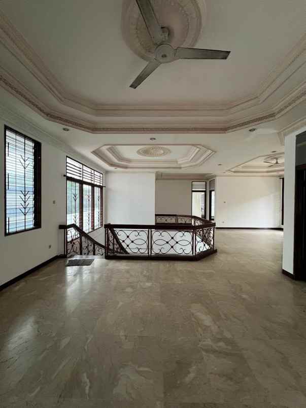 dijual rumah cantik strategis dekat mrt cipete jaksel