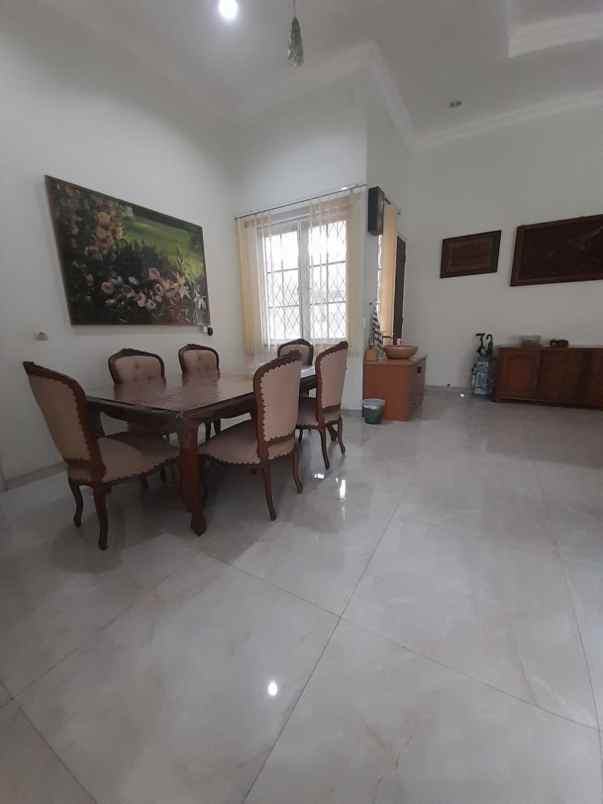 dijual rumah ceger cipayung