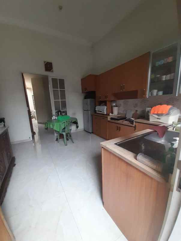 dijual rumah ceger cipayung