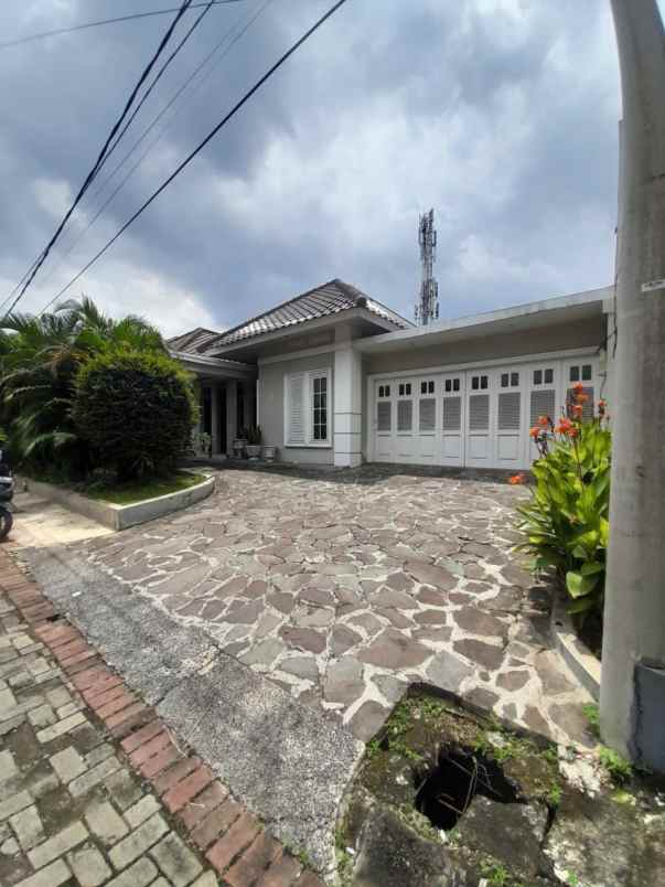 dijual rumah ceger cipayung