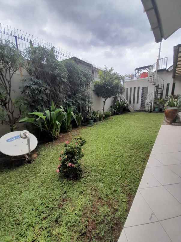 dijual rumah ceger cipayung