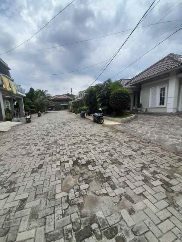 dijual rumah ceger cipayung