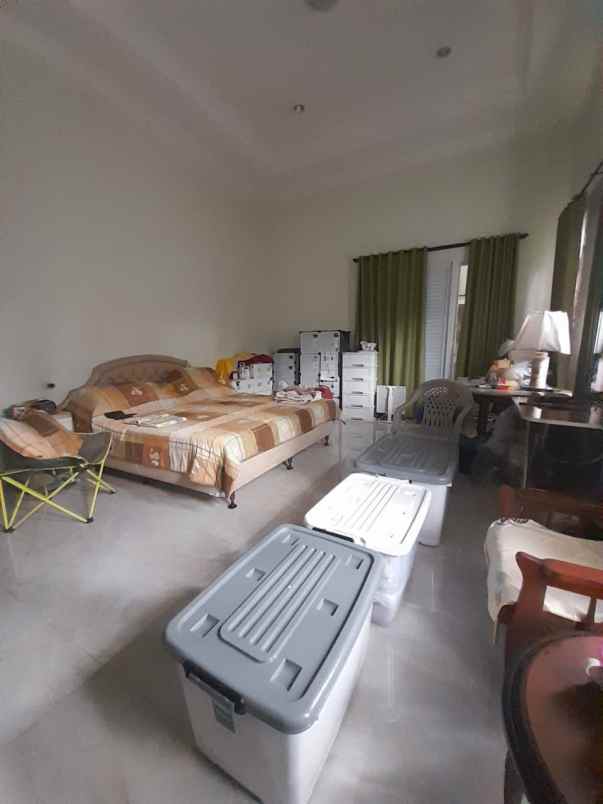 dijual rumah ceger cipayung