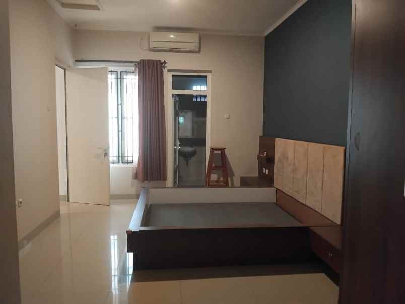 dijual rumah cigadung