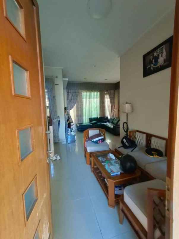 dijual rumah cijagra