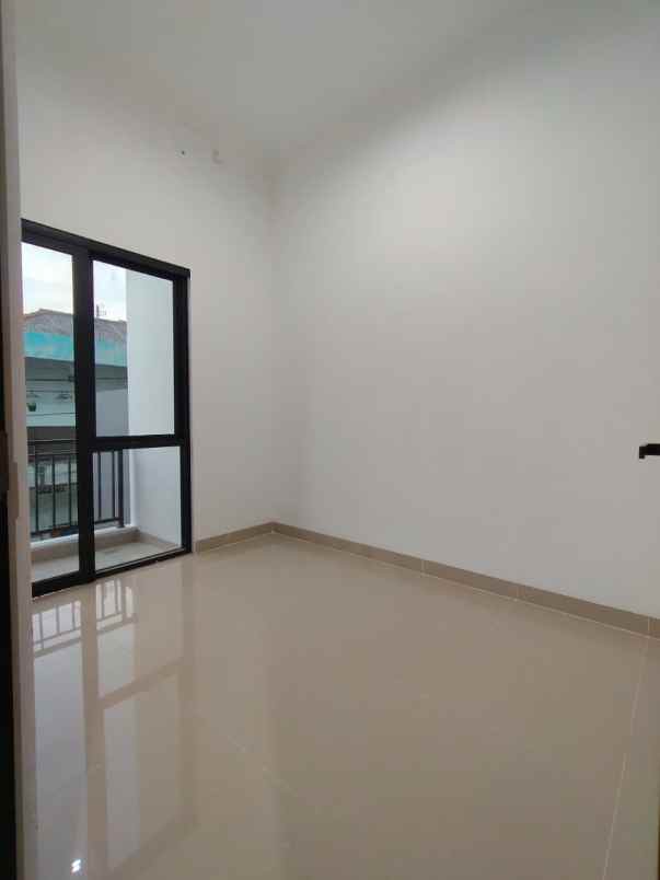 dijual rumah cijantung jakarta timur