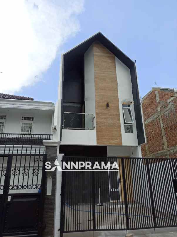 dijual rumah cipadu