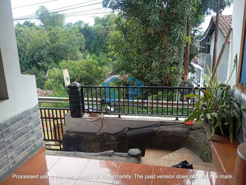 dijual rumah cipageran mainroad lingkungan nyaman