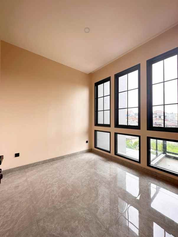 dijual rumah cipayung