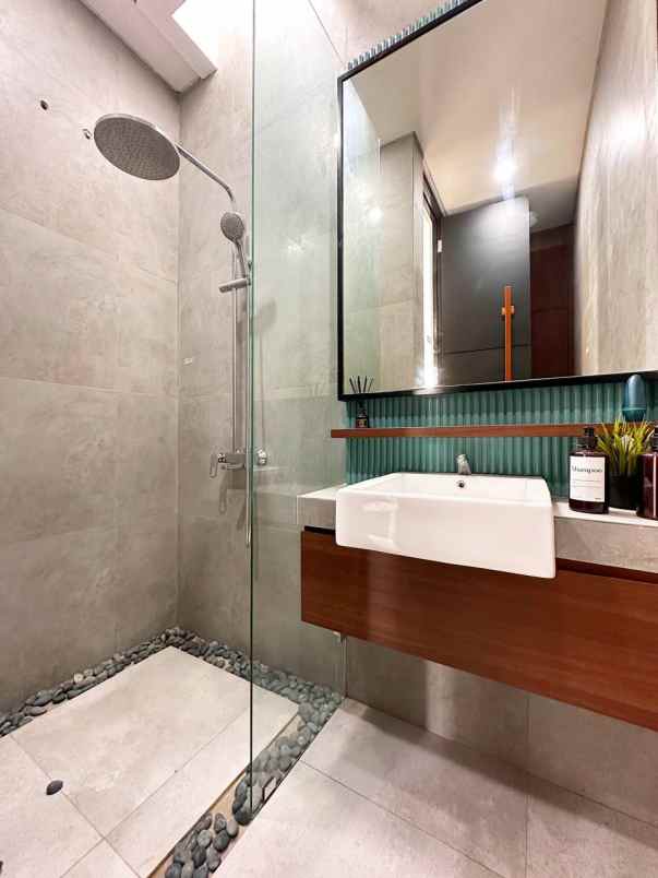 dijual rumah ciracas