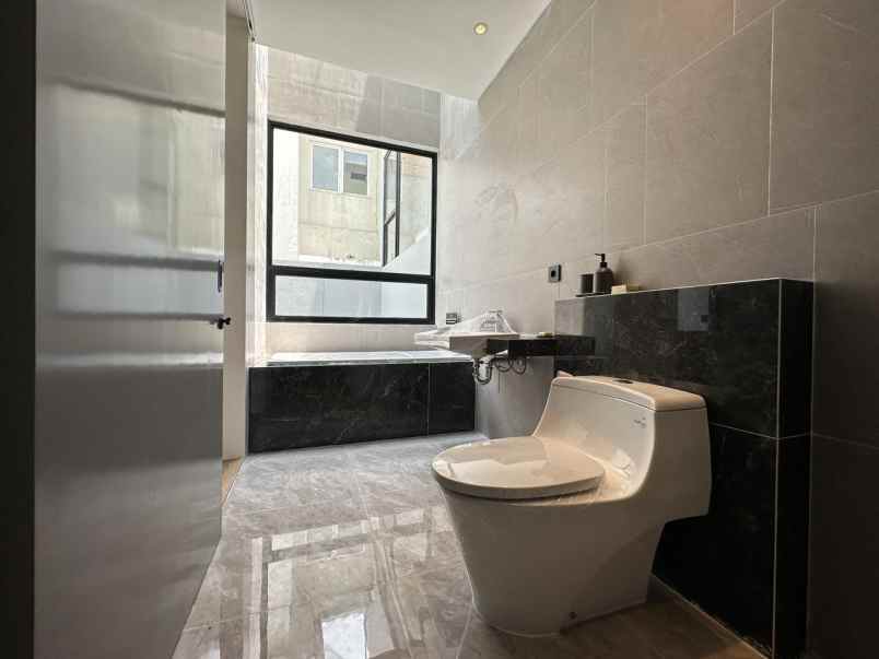 dijual rumah citraland