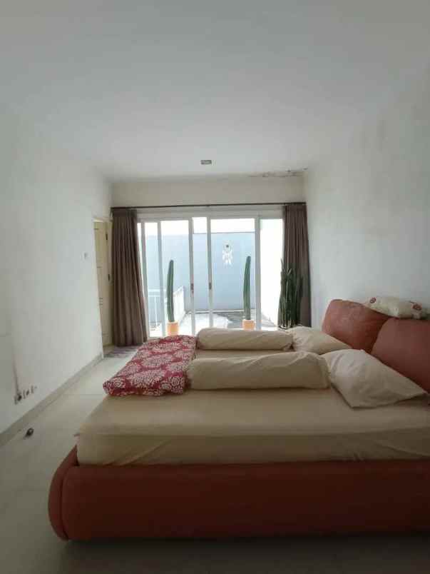 dijual rumah ciwaruga