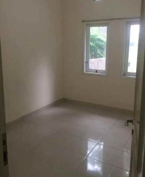 dijual rumah cluster fresno deltamas