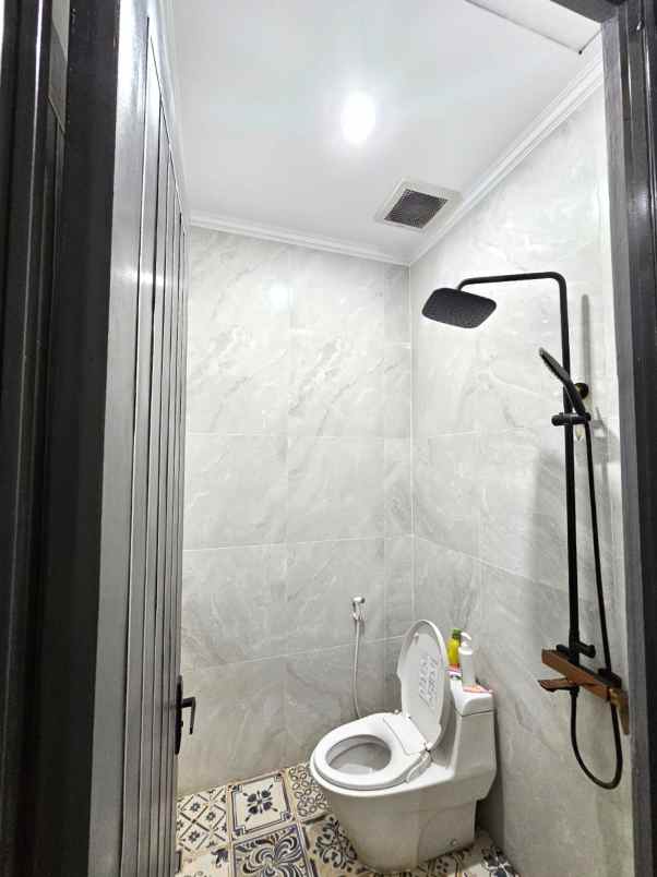 dijual rumah cluster lavesh harapan