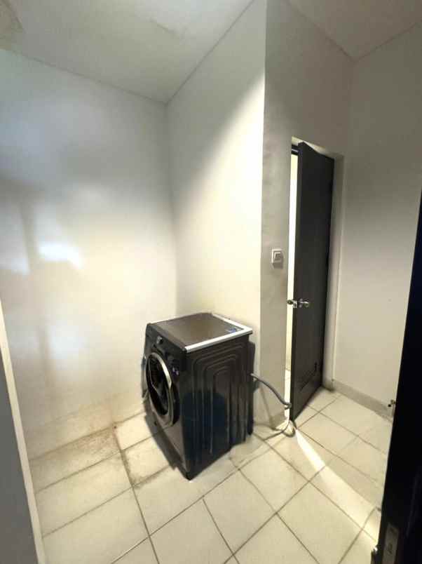 dijual rumah cluster wisteria metland