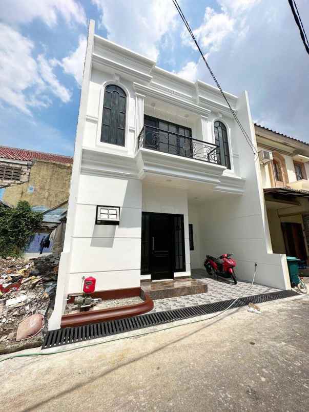 dijual rumah condet