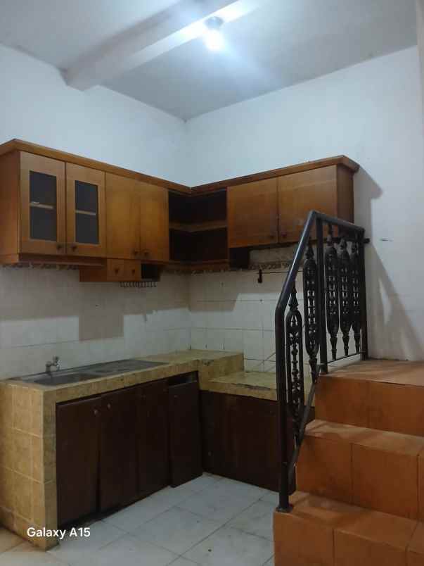 dijual rumah condongcatur