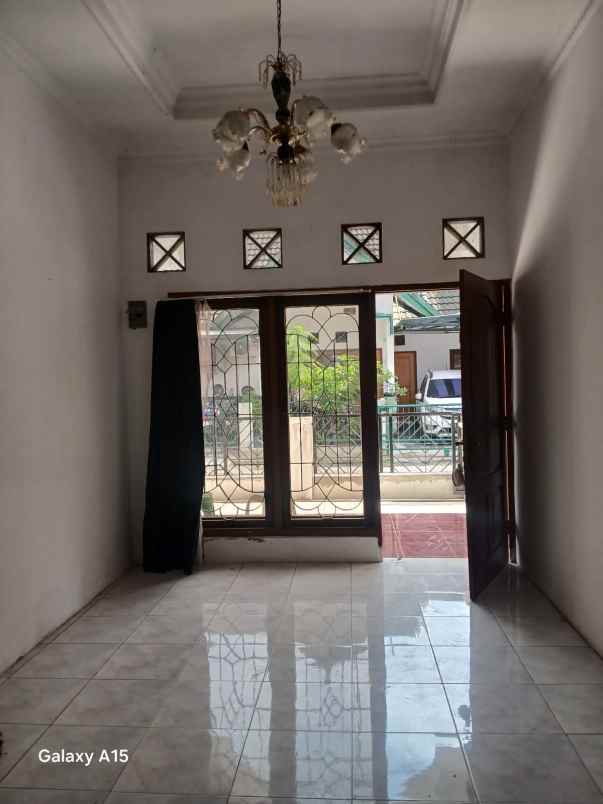 dijual rumah condongcatur