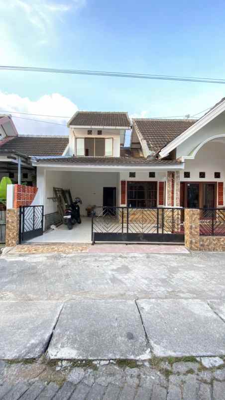 dijual rumah condongcatur