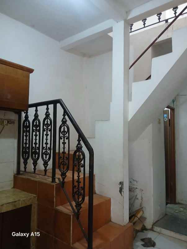 dijual rumah condongcatur