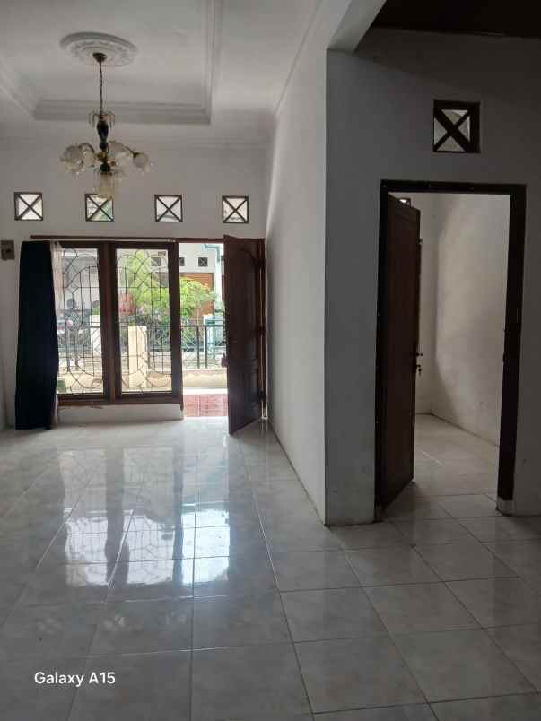 dijual rumah condongcatur