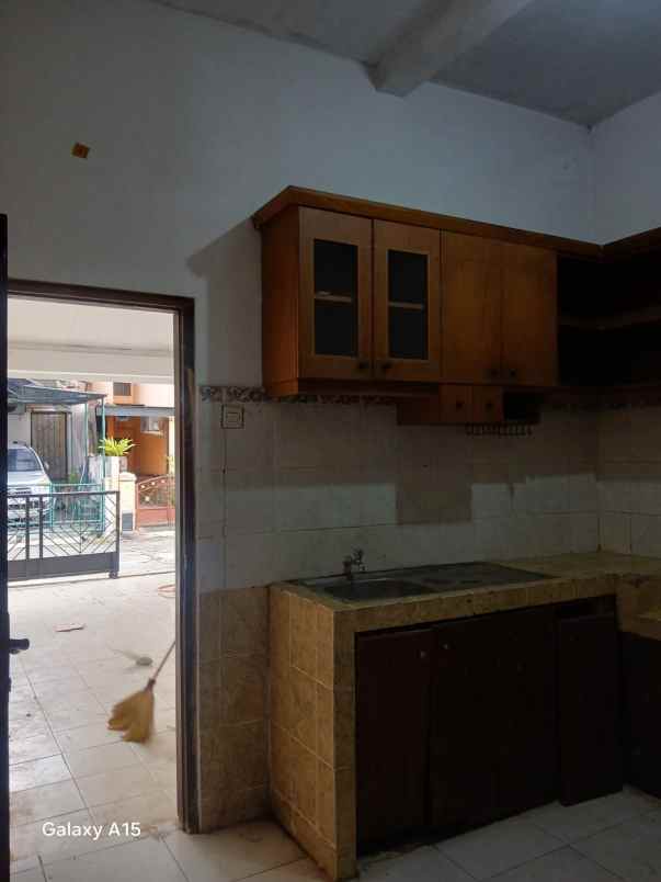 dijual rumah condongcatur