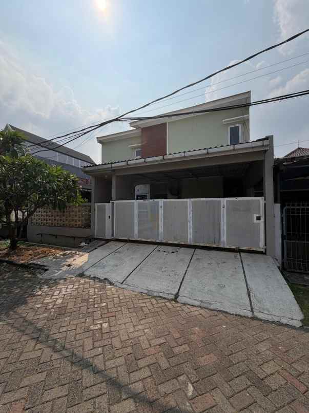 dijual rumah dalam komplek di cakung jakarta timur