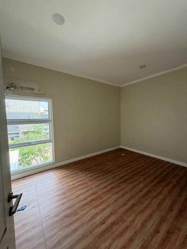 dijual rumah dalam komplek di cakung jakarta timur