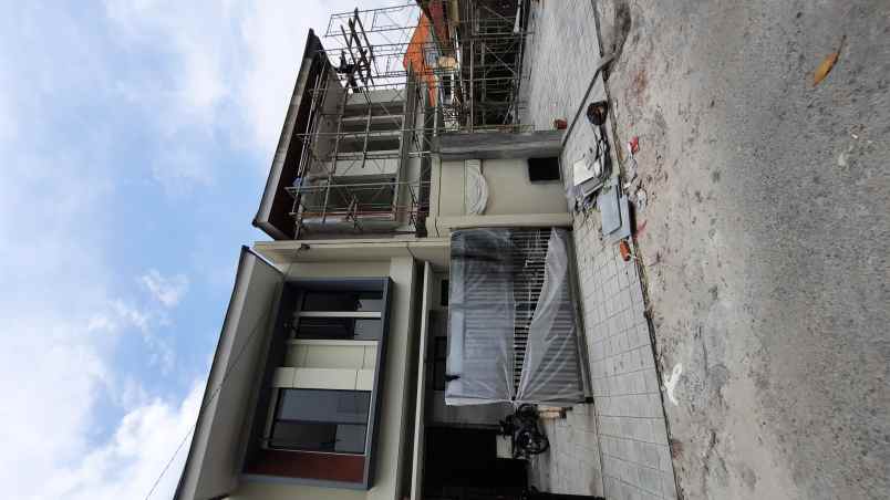 dijual rumah darmo permai selatan