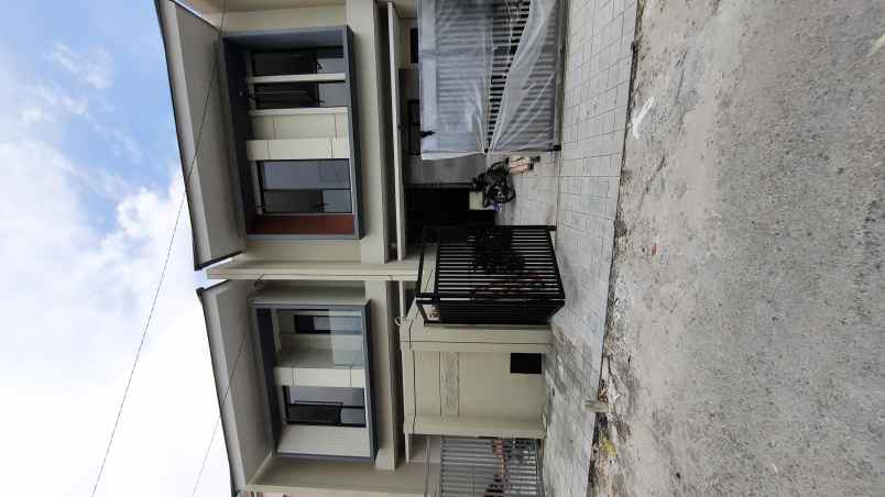 dijual rumah darmo permai selatan