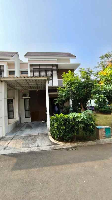 dijual rumah dekat mall di burgundy summarecon bekasi