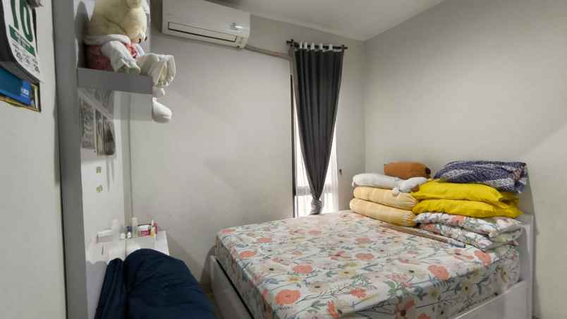 dijual rumah dekat mall di burgundy summarecon bekasi