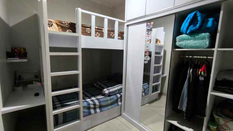 dijual rumah dekat mall di burgundy summarecon bekasi