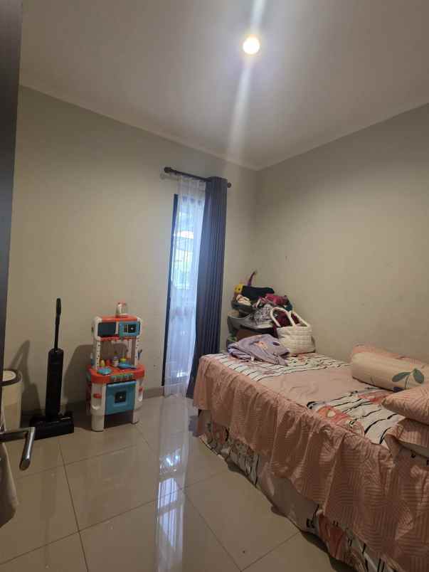 dijual rumah dekat mall di magenta summarecon bekasi