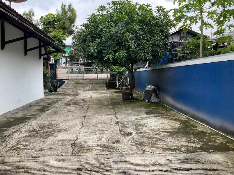 dijual rumah dekat pasar dan jalan utama