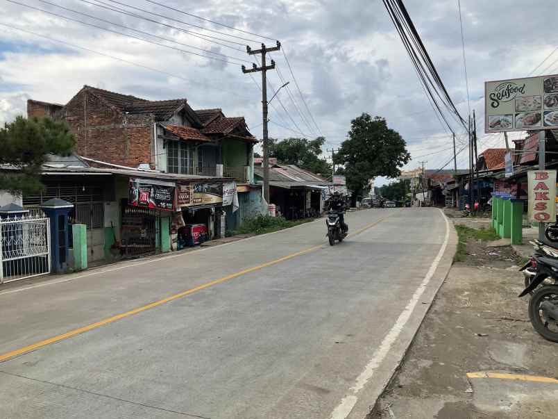 dijual rumah dekat pasar dan jalan utama