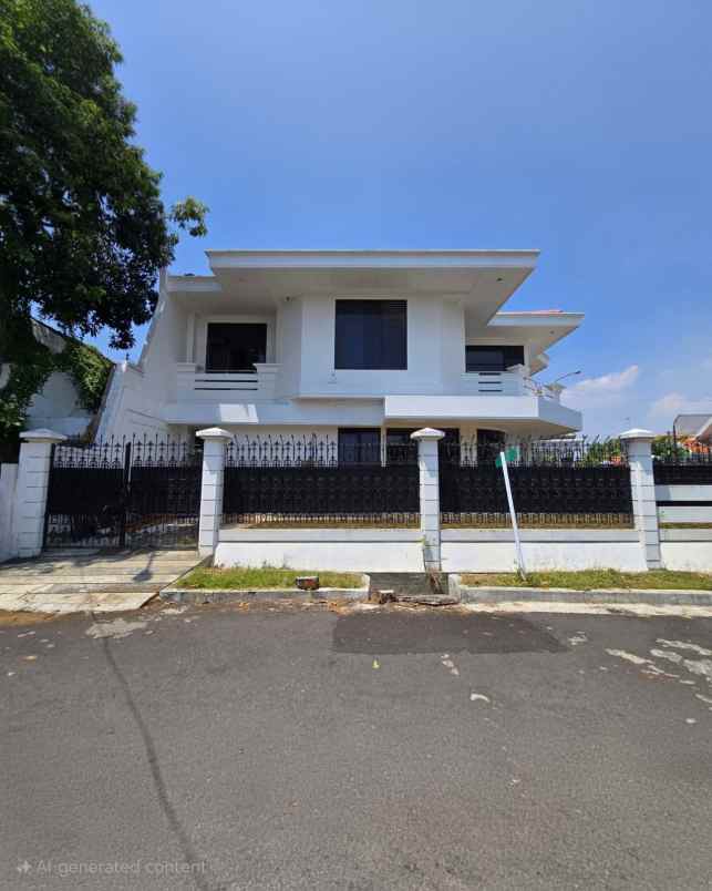 dijual rumah dharmahusada indah
