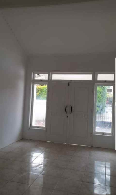 dijual rumah di cinangka