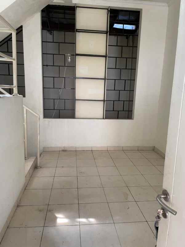 dijual rumah di daanmogot arcadia tangerang