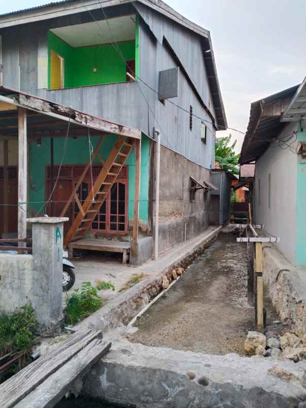 dijual rumah di jln tintilingan kec mamuju kab mamuju