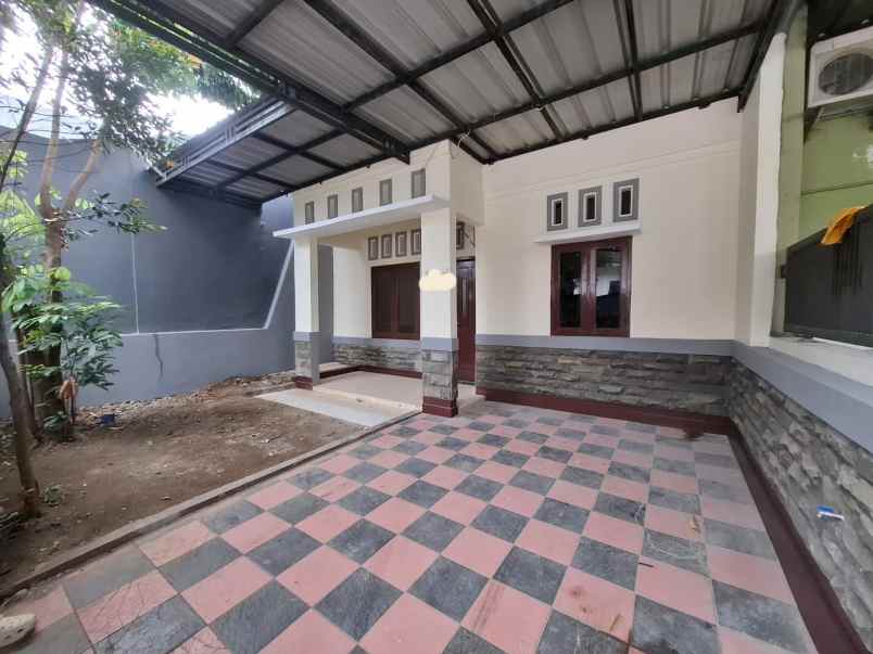 dijual rumah di taman kota ciperna
