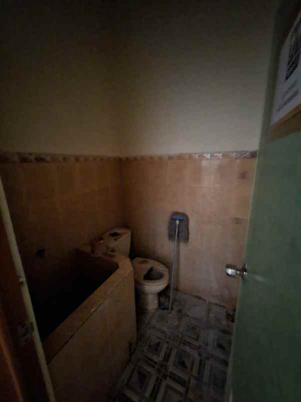 dijual rumah di taman kota ciperna