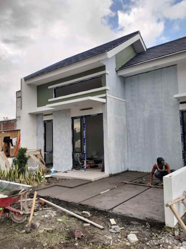 dijual rumah gedangan
