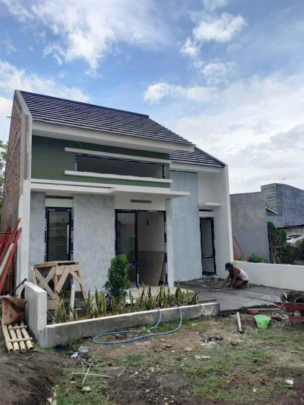 dijual rumah gedangan