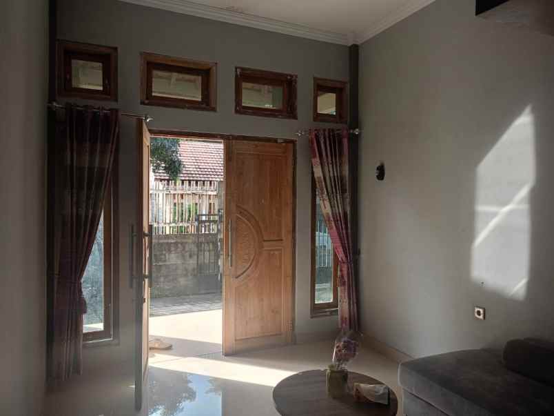 dijual rumah giripeni